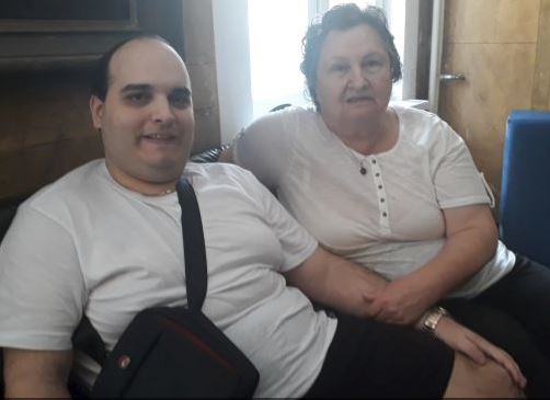 Млад поет с ДЦП разчита на волята си