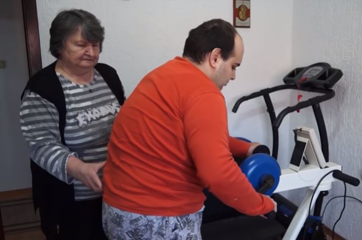 Как след години в инвалидна количка Мони от Смолян проходи